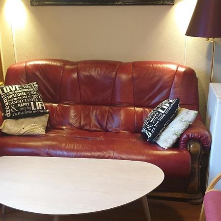 Berge & Laila'S Private Apartment Førde 外观 照片