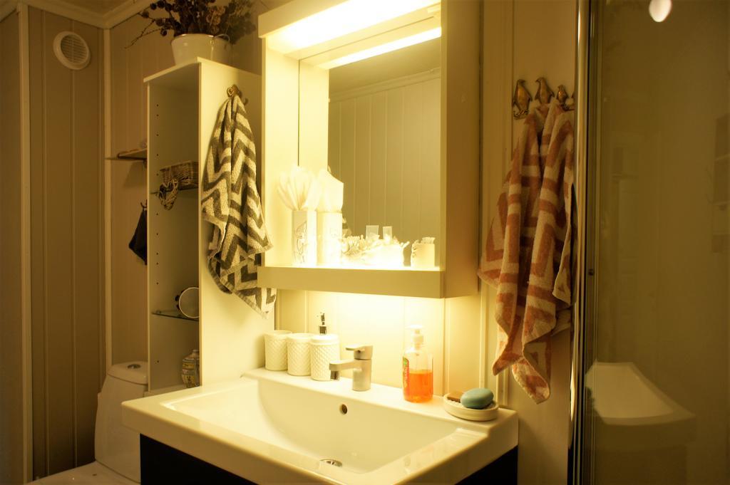 Berge & Laila'S Private Apartment Førde 外观 照片