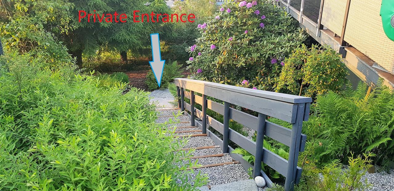 Berge & Laila'S Private Apartment Førde 外观 照片